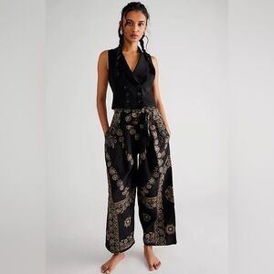 Free People Samara Pants / Embroidered / Size: XS / Wide leg / Vintage Inspired